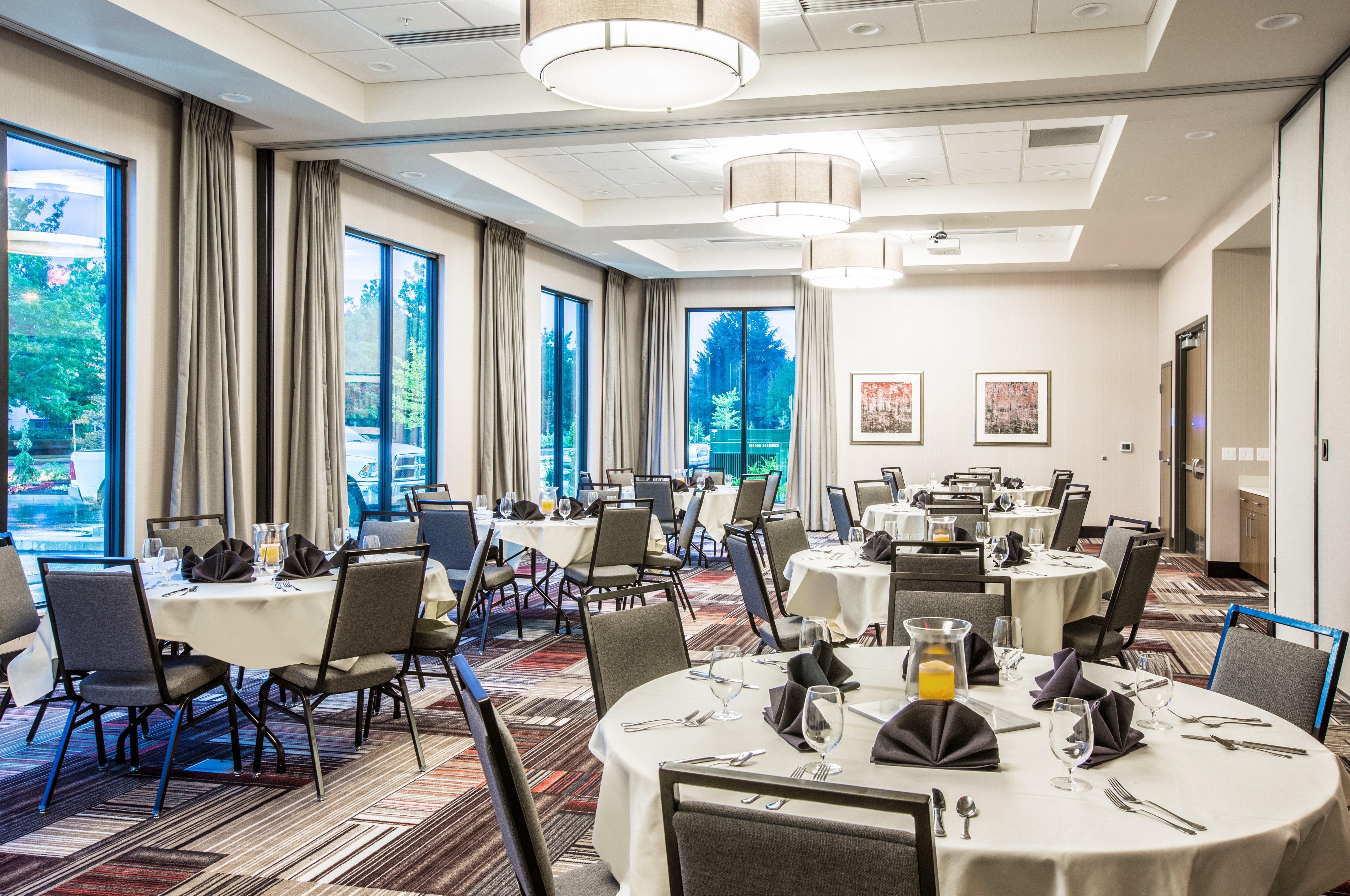 Holiday Inn Portland West - Hillsboro By Ihg Bagian luar foto